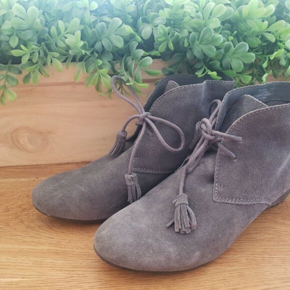 Crown Vintage Gray Suede Boots - Picture 5 of 6